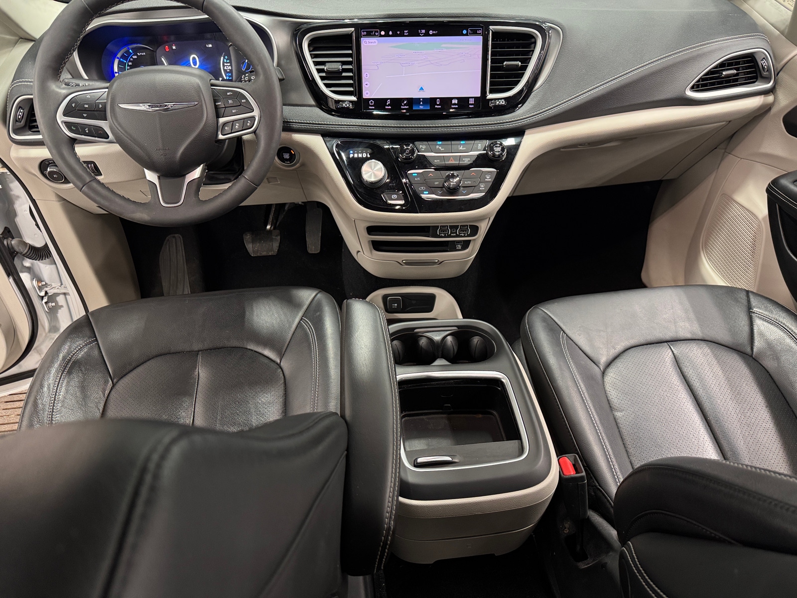 Thumbnail: 2022 Chrysler Pacifica - 2