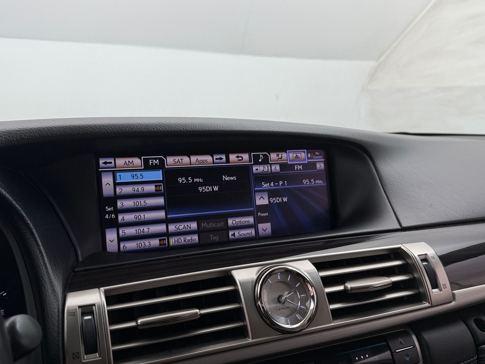 Thumbnail: 2014 Lexus LS - 3