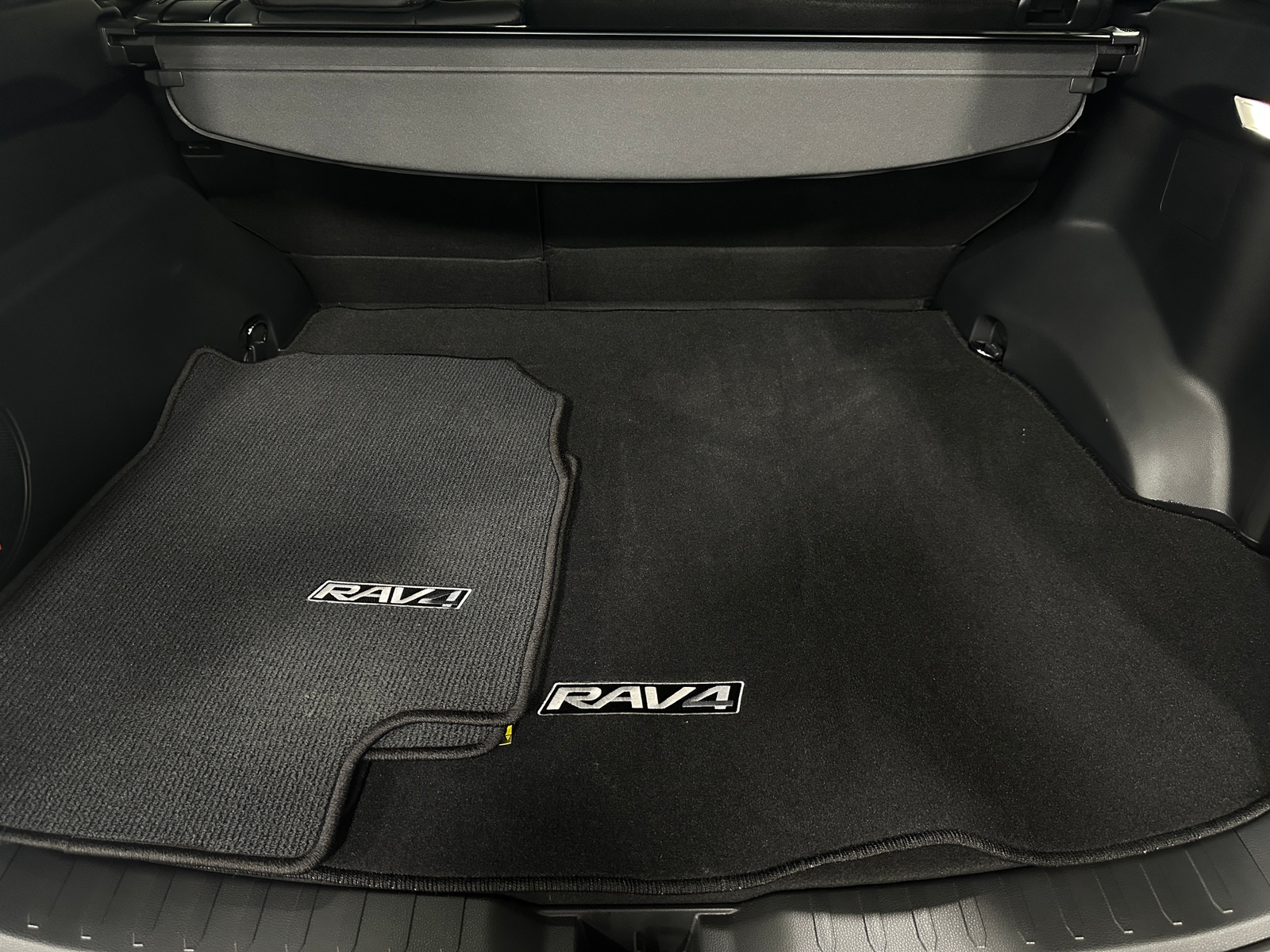 Thumbnail: 2025 Toyota RAV4 - 7