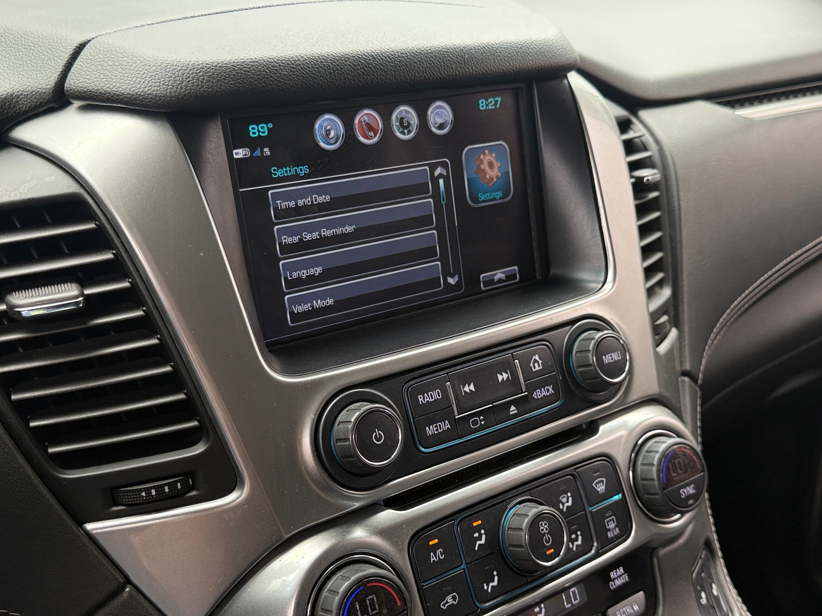 Thumbnail: 2018 Chevrolet Suburban - 3