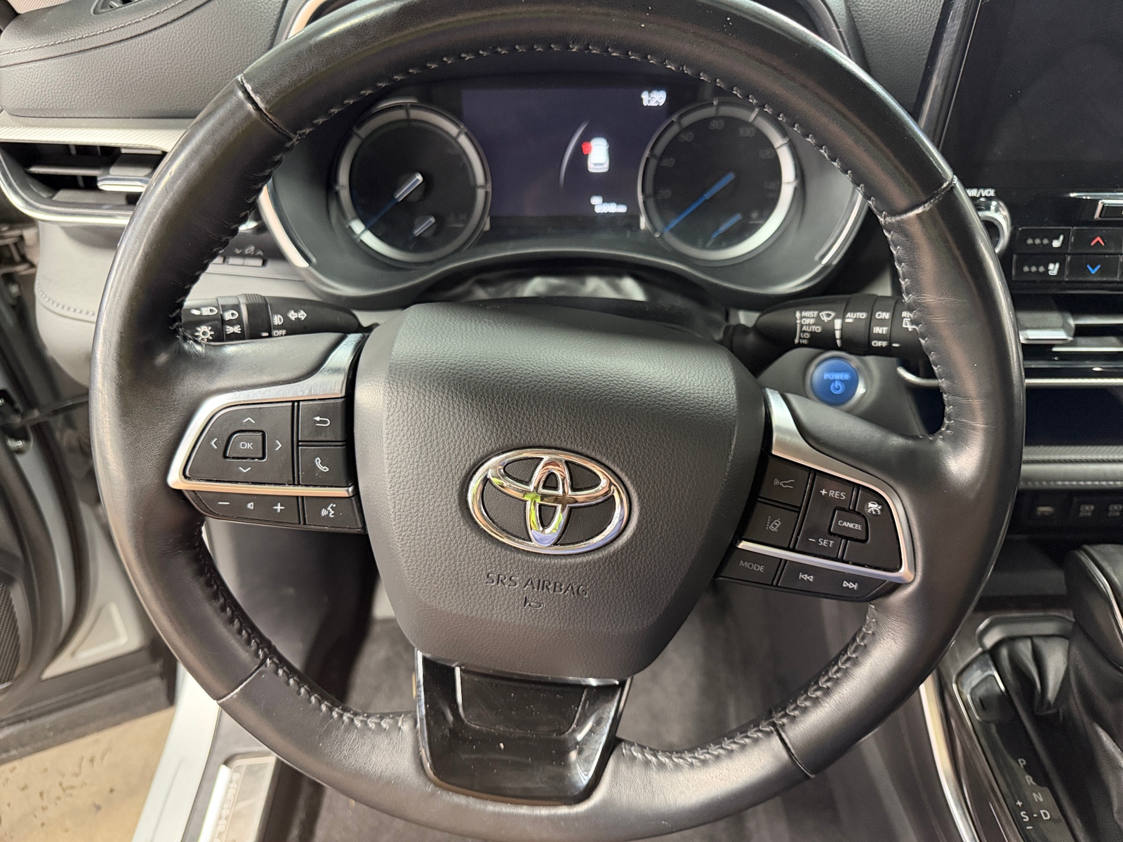 Thumbnail: 2021 Toyota Highlander - 4