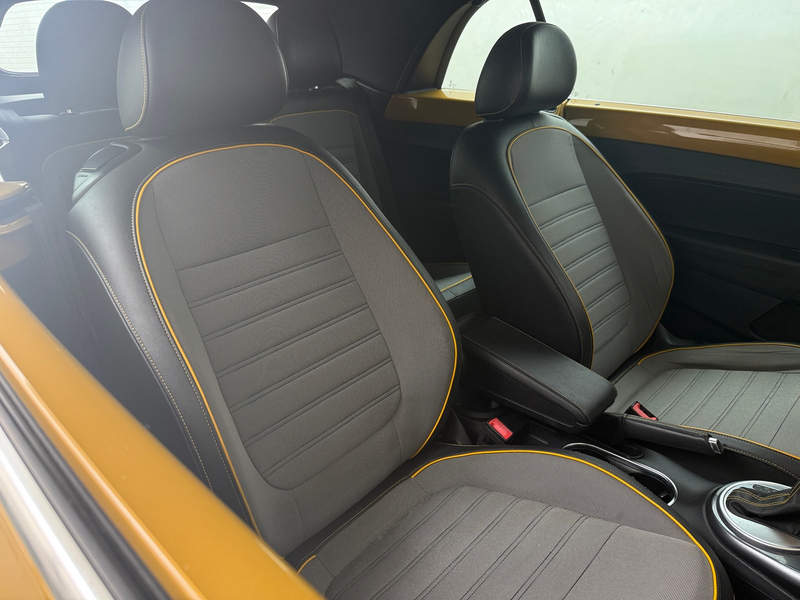 Thumbnail: 2017 Volkswagen Beetle - 2
