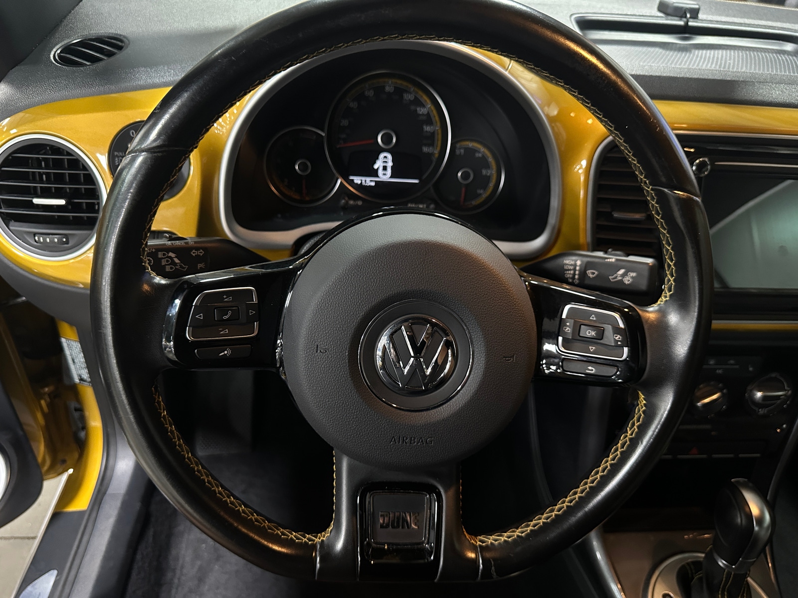 Thumbnail: 2017 Volkswagen Beetle - 5