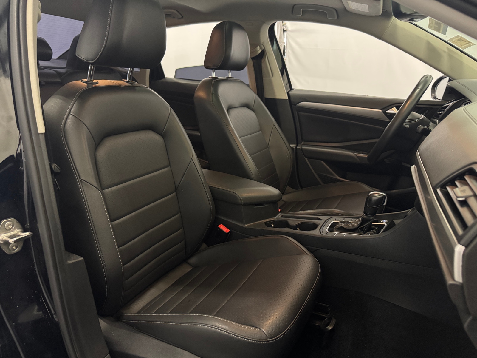 Thumbnail: 2021 Volkswagen Jetta - 2