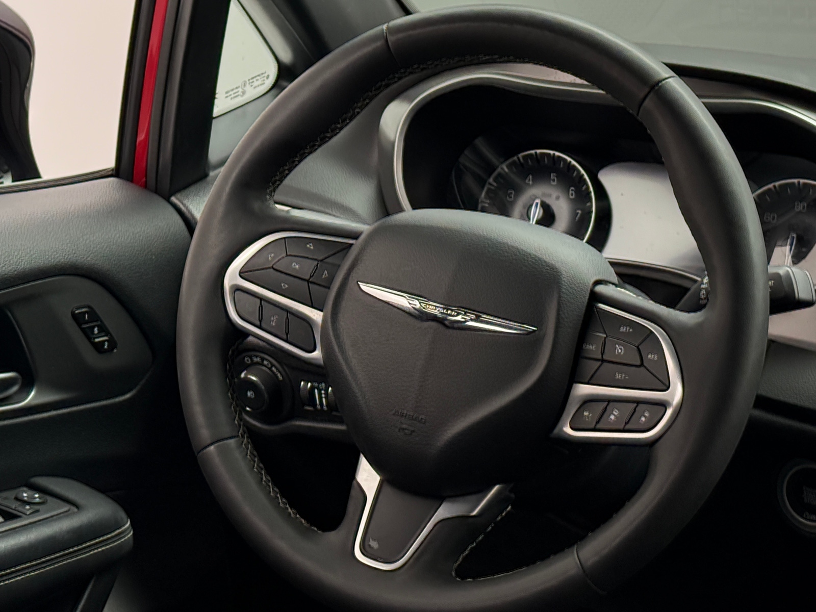 Thumbnail: 2025 Chrysler Pacifica - 4