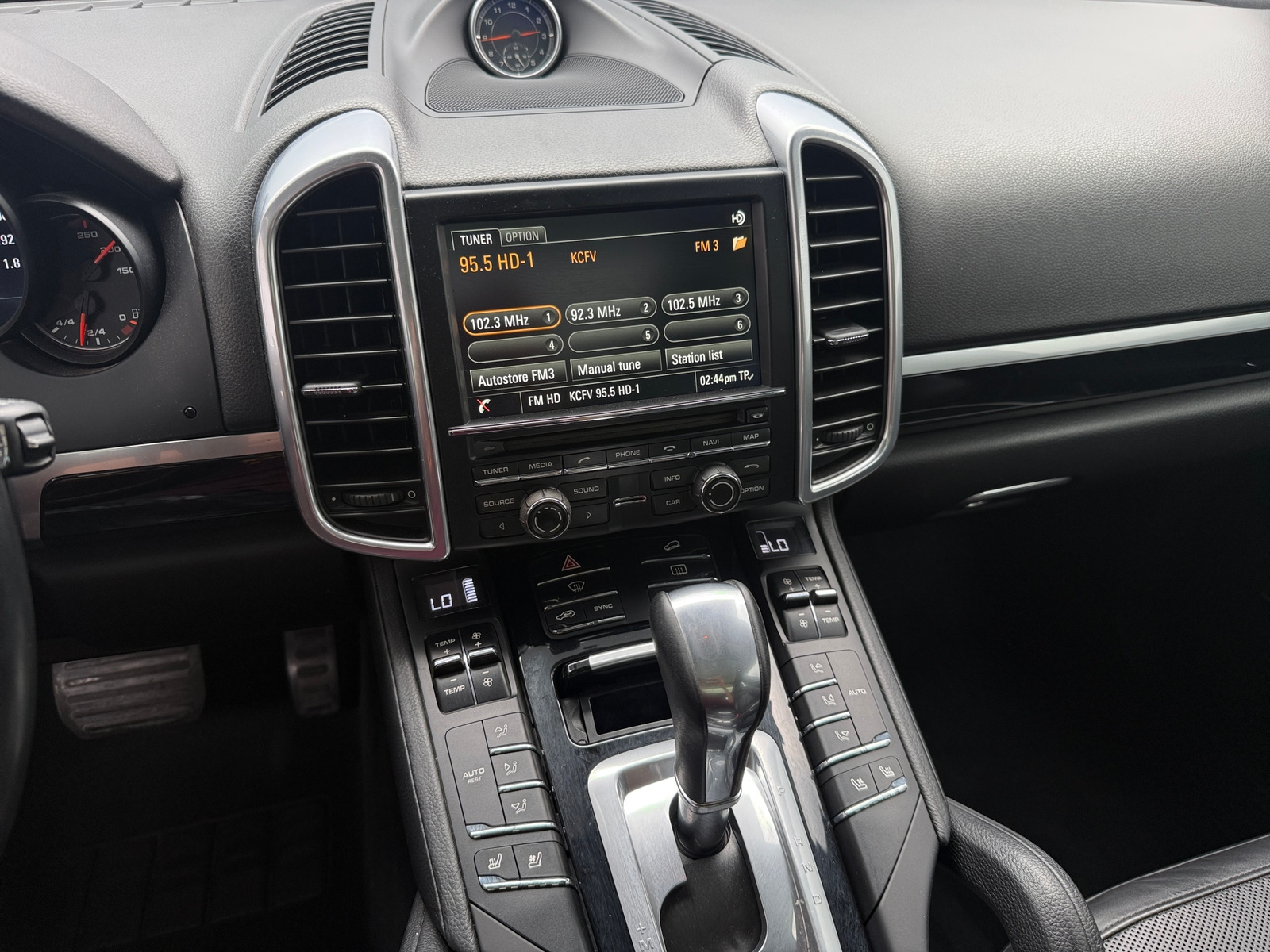 Thumbnail: 2016 Porsche Cayenne - 3