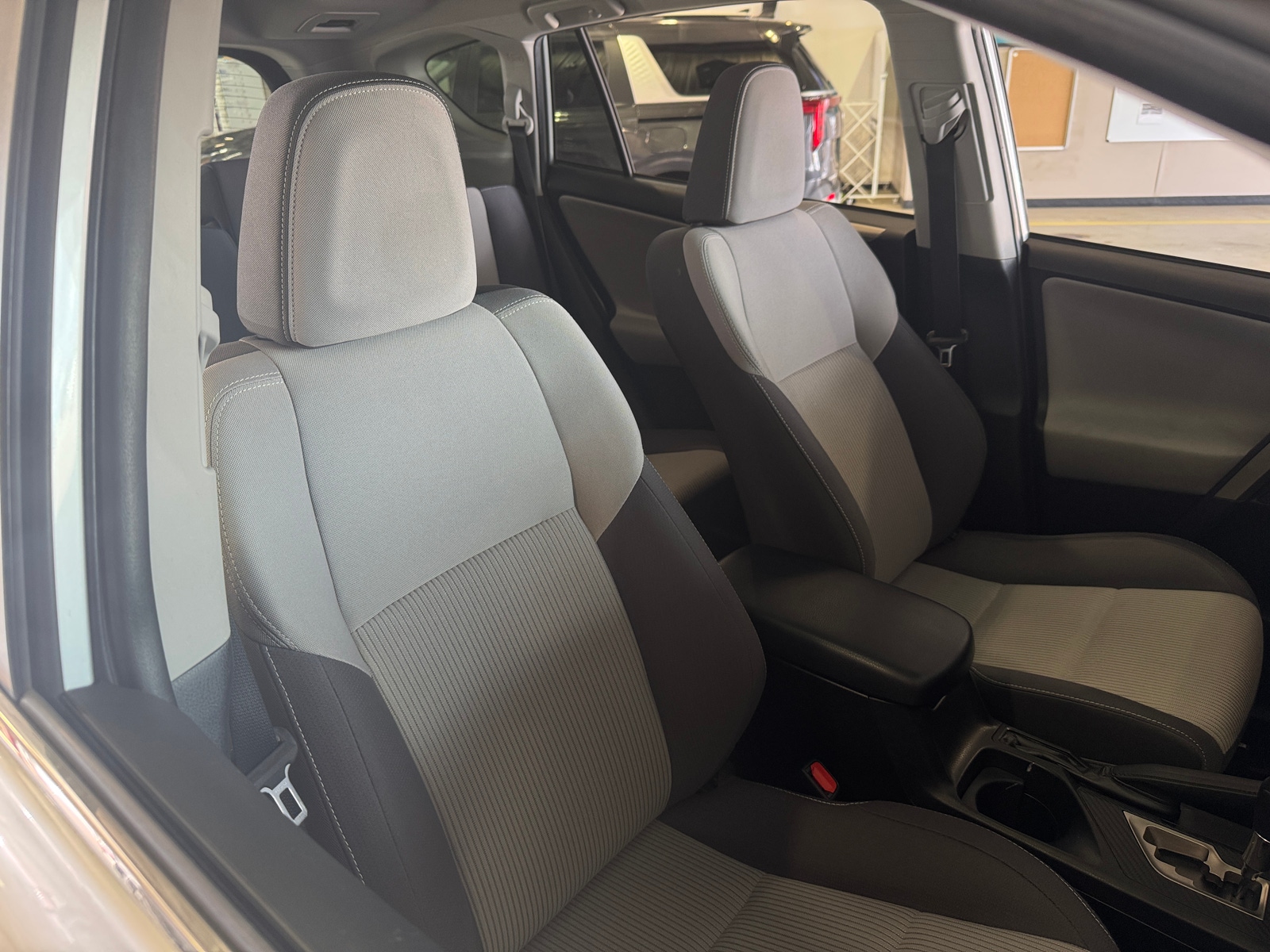 Thumbnail: 2015 Toyota RAV4 - 2