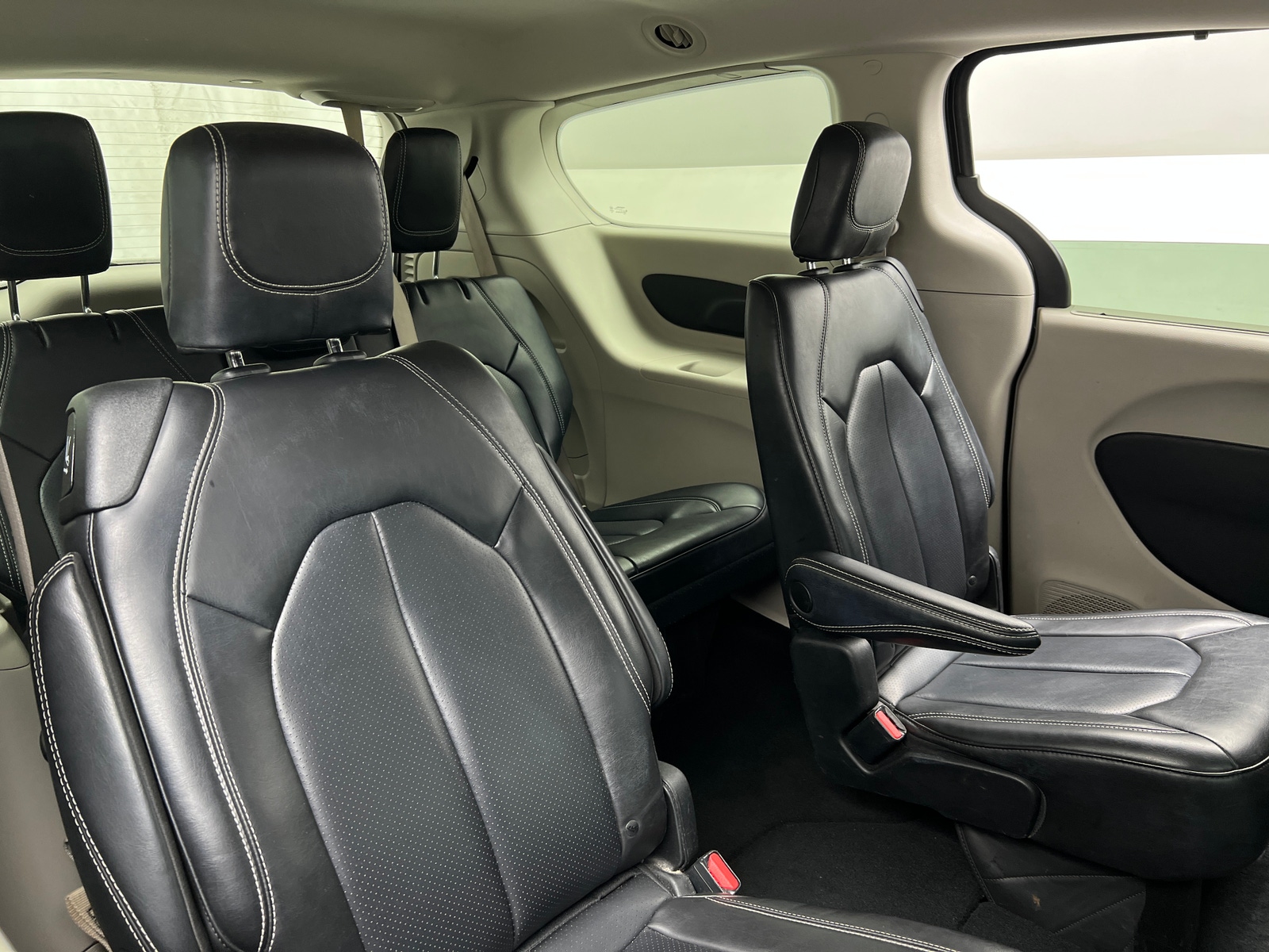 Thumbnail: 2023 Chrysler Pacifica - 5