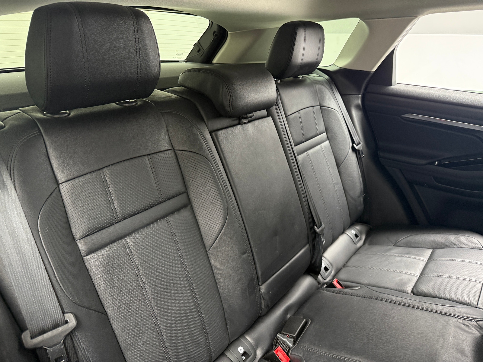 Thumbnail: 2020 Land Rover Range Rover Evoque - 5