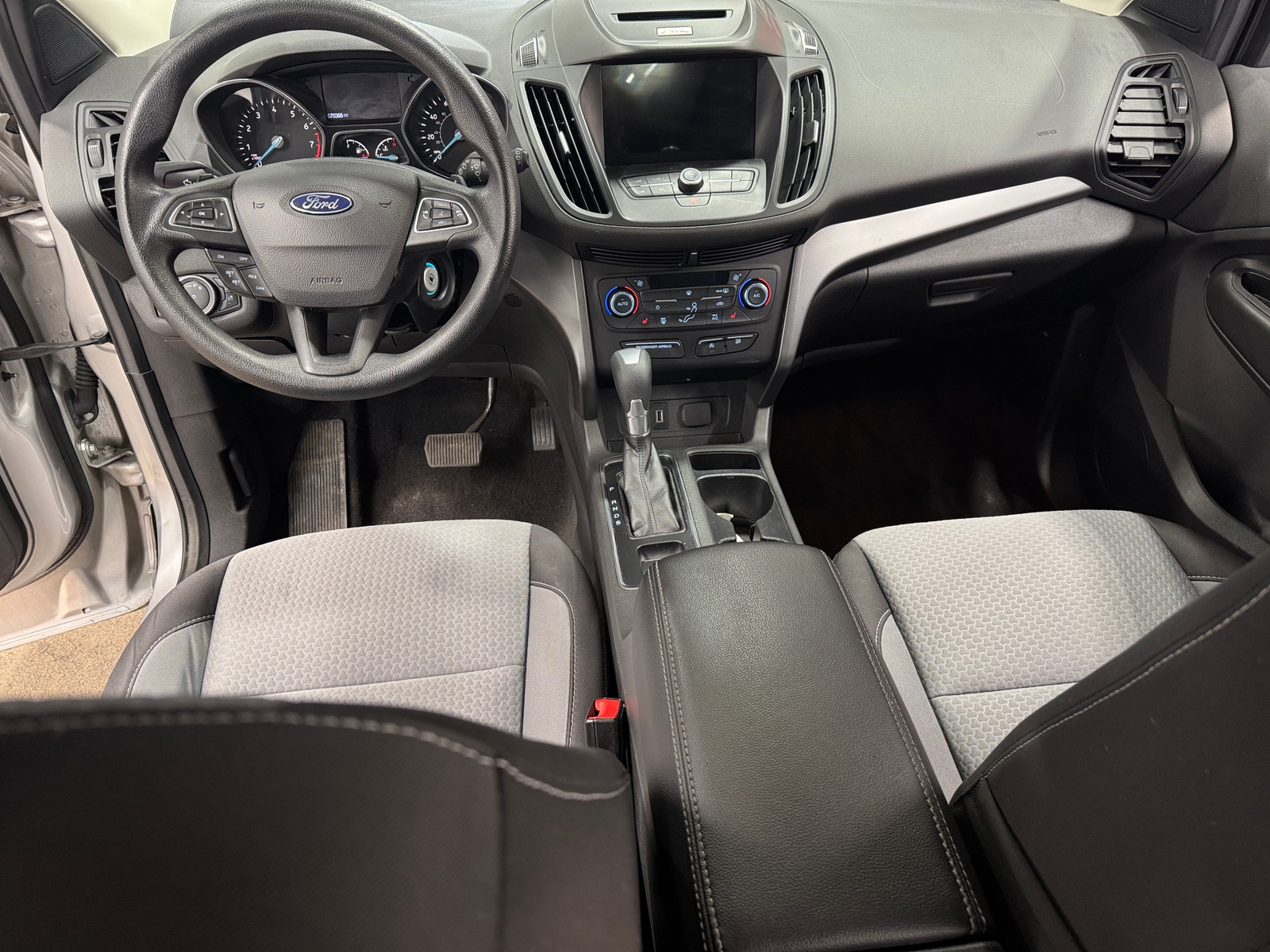 Thumbnail: 2017 Ford Escape - 3