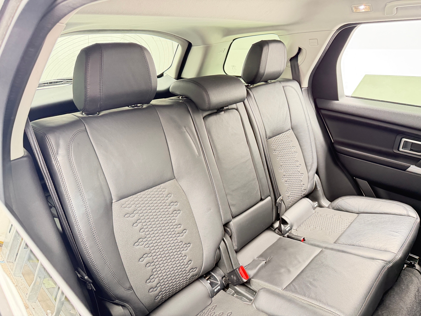 Thumbnail: 2019 Land Rover Discovery Sport - 5