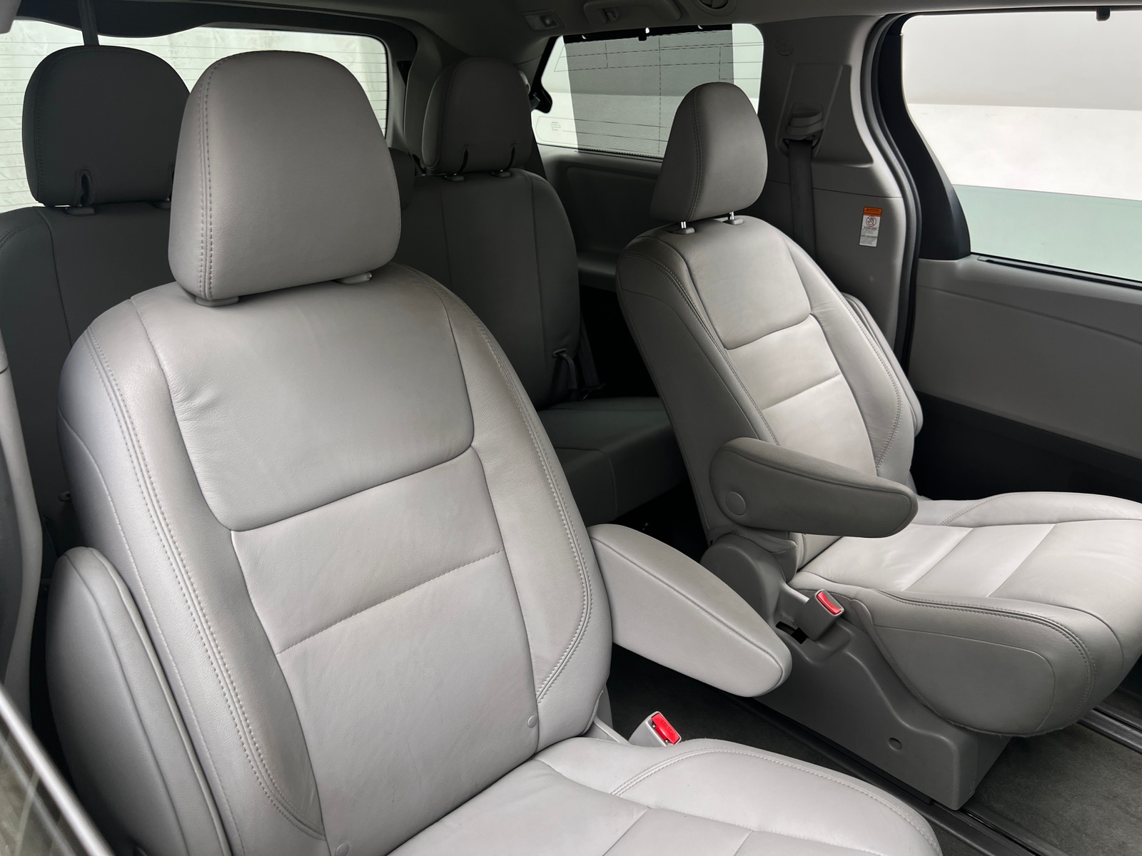 Thumbnail: 2018 Toyota Sienna - 5