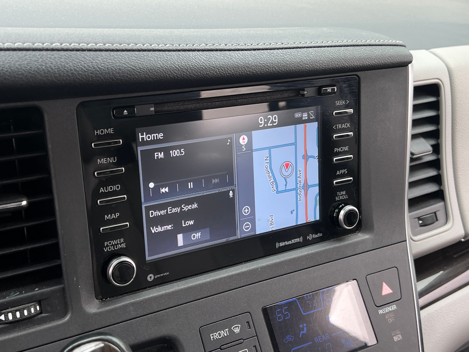 Thumbnail: 2018 Toyota Sienna - 3