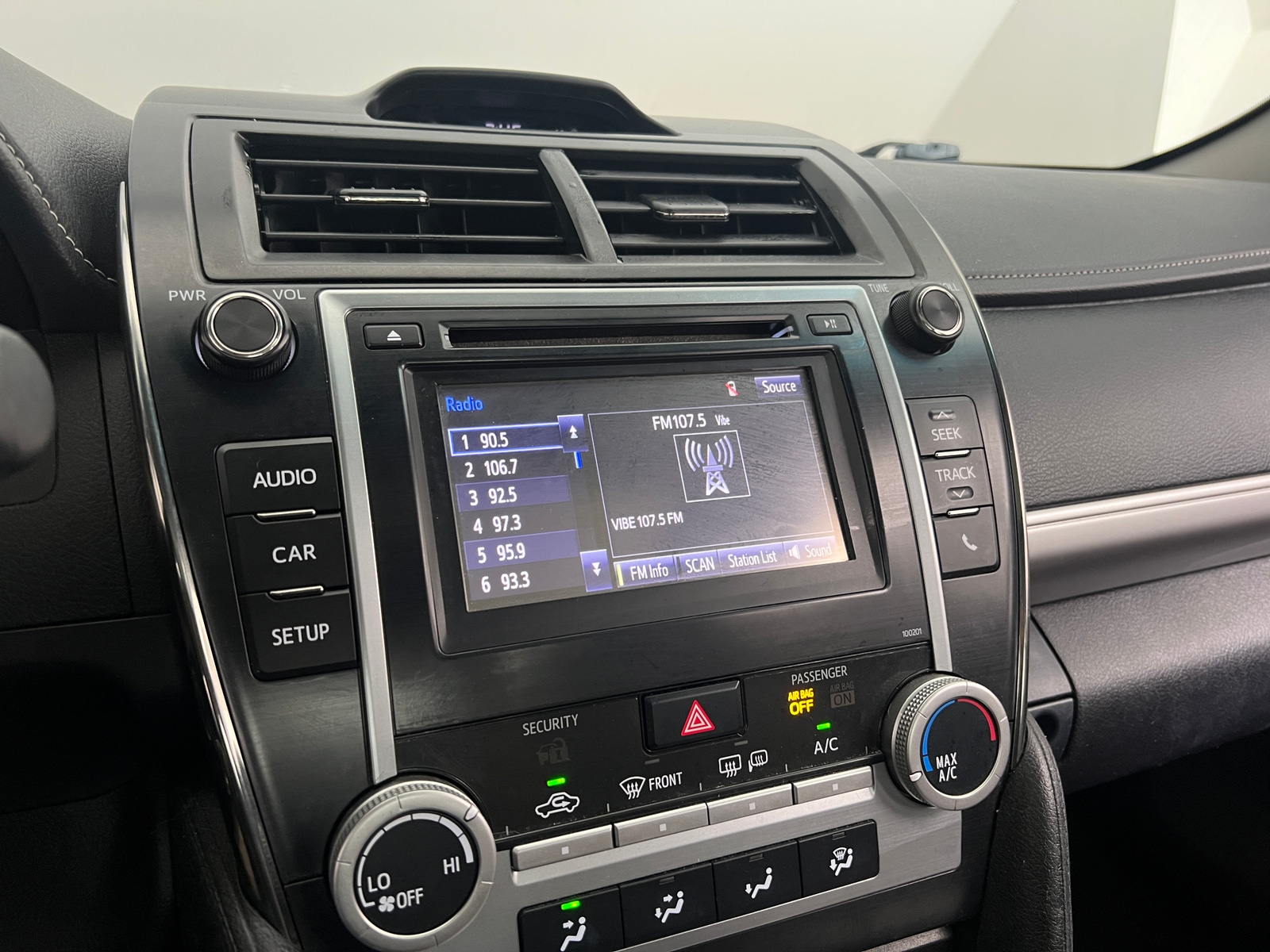 Thumbnail: 2014 Toyota Camry - 4