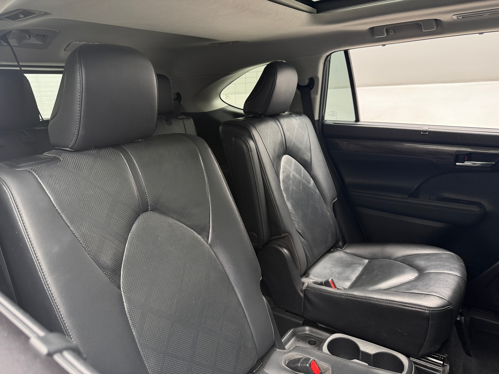 Thumbnail: 2020 Toyota Highlander - 6