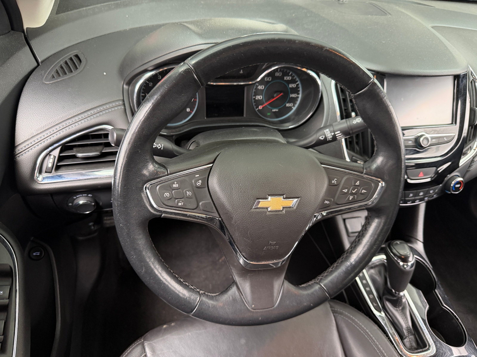 Thumbnail: 2018 Chevrolet Cruze - 4