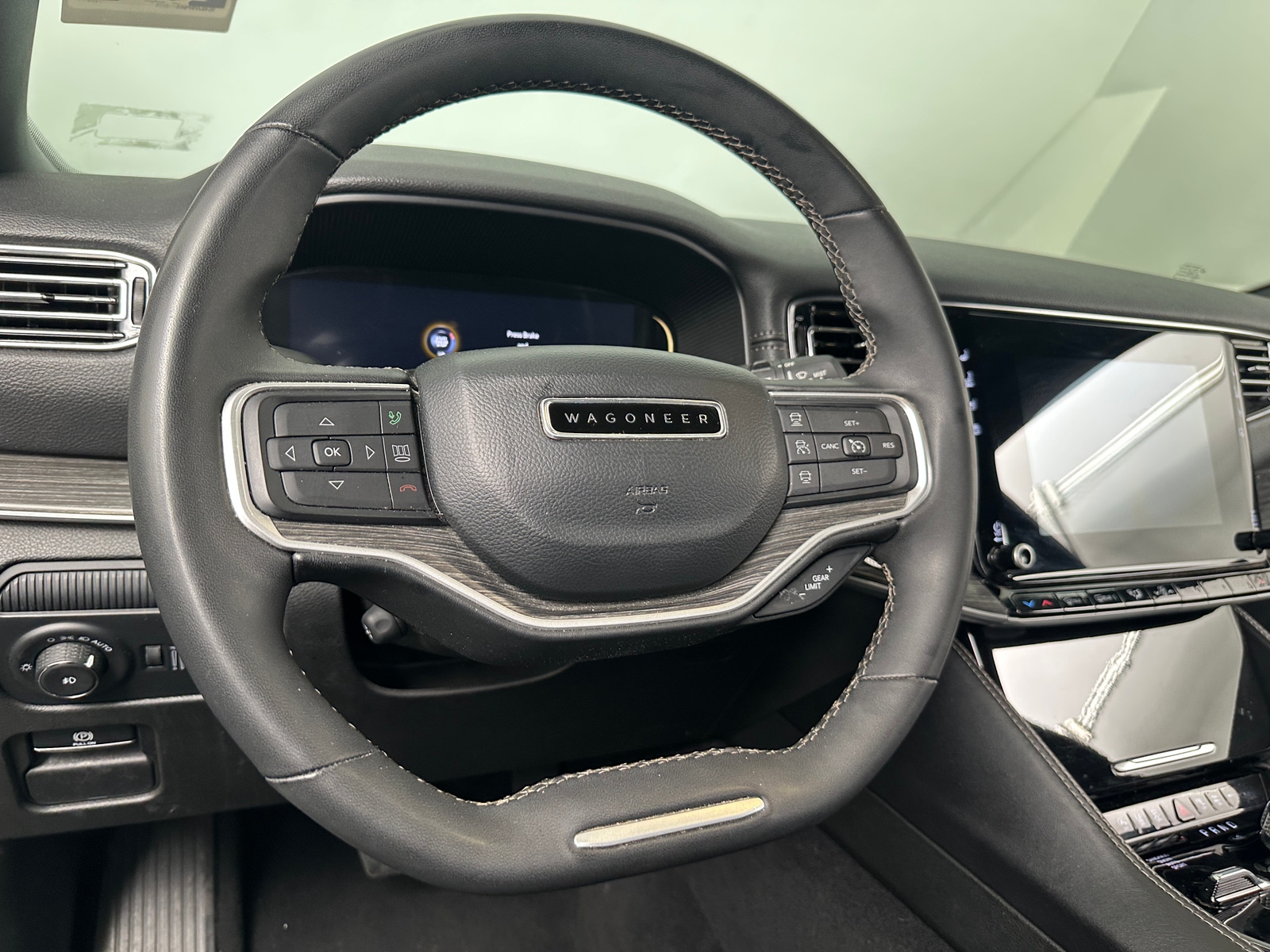 Thumbnail: 2024 Jeep Wagoneer - 4