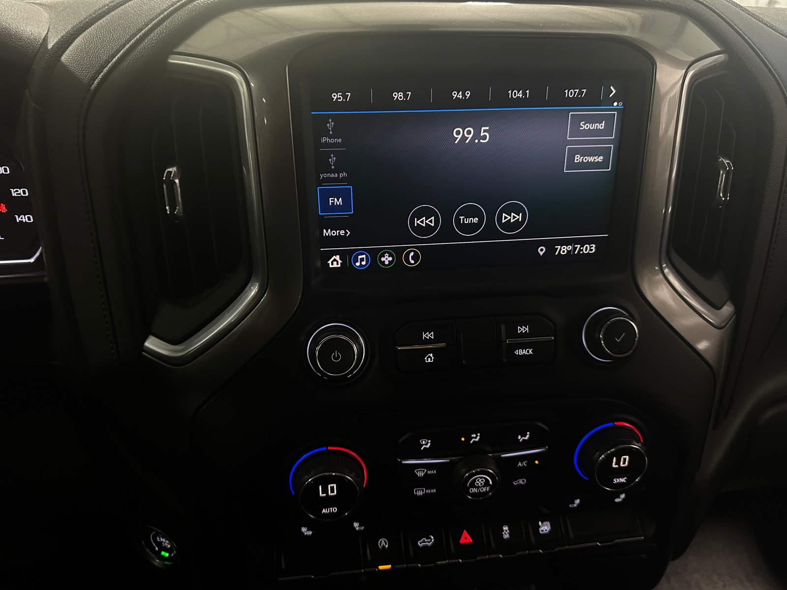 Thumbnail: 2019 Chevrolet Silverado 1500 - 4