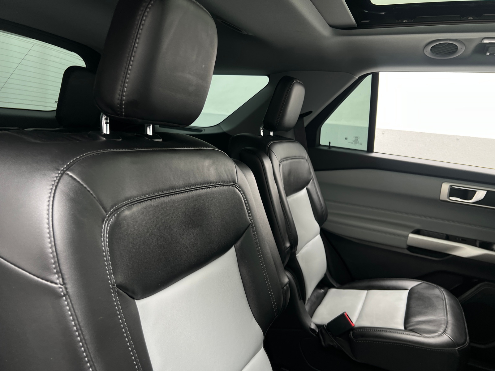 Thumbnail: 2022 Ford Explorer - 5