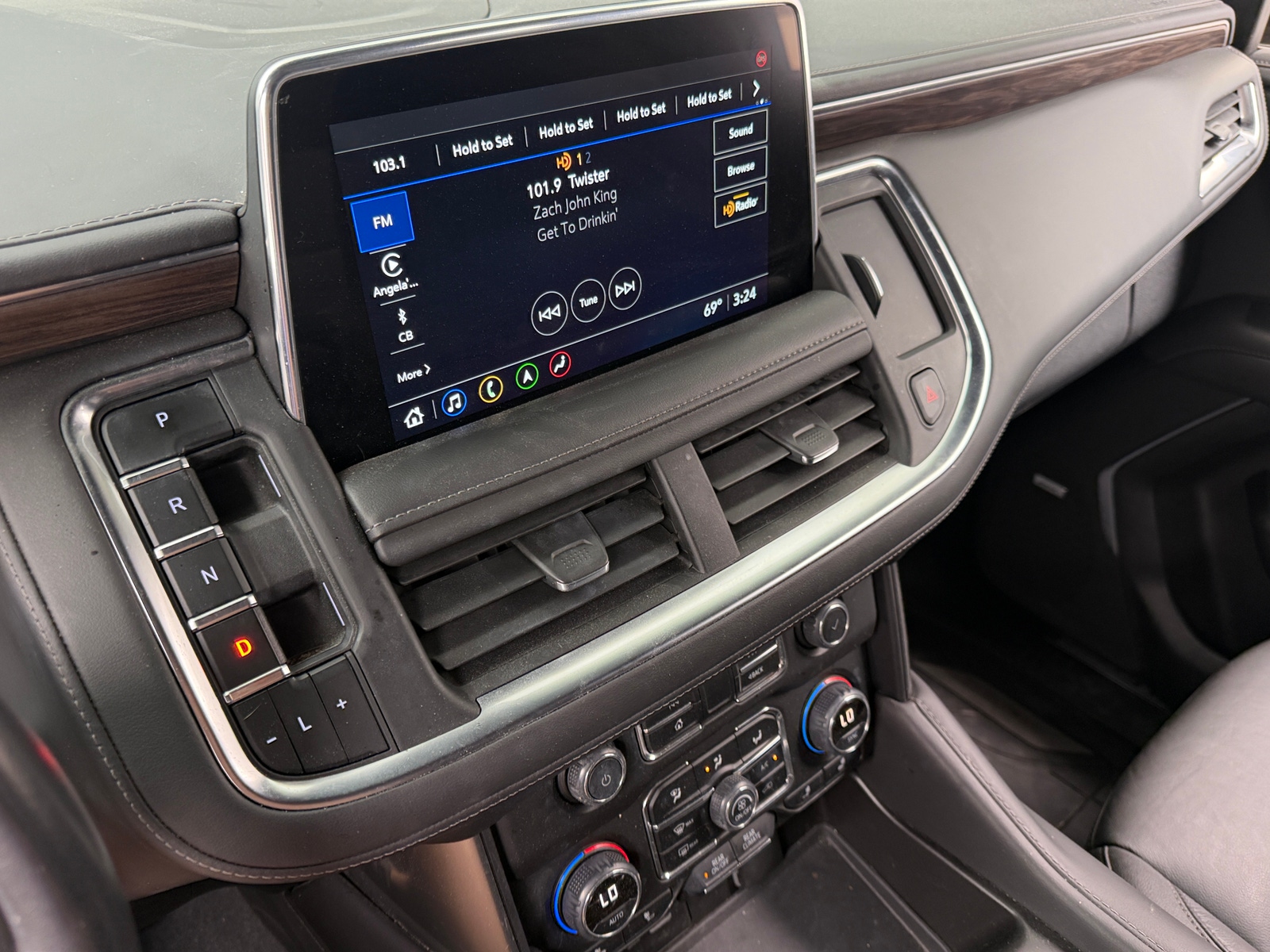 Thumbnail: 2021 Chevrolet Tahoe - 3