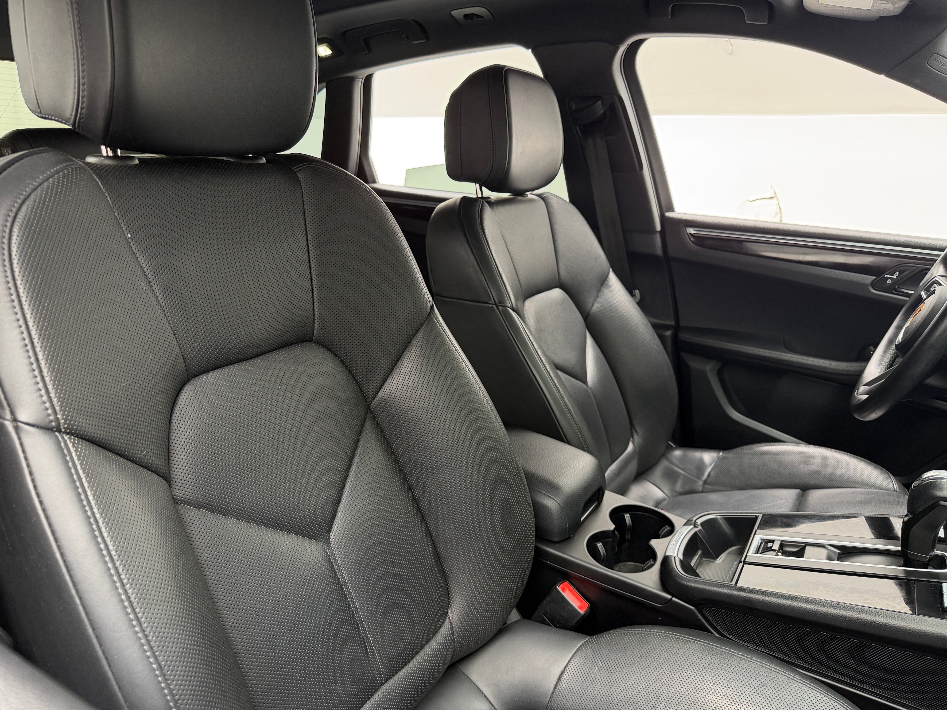 2022 Porsche Macan Base