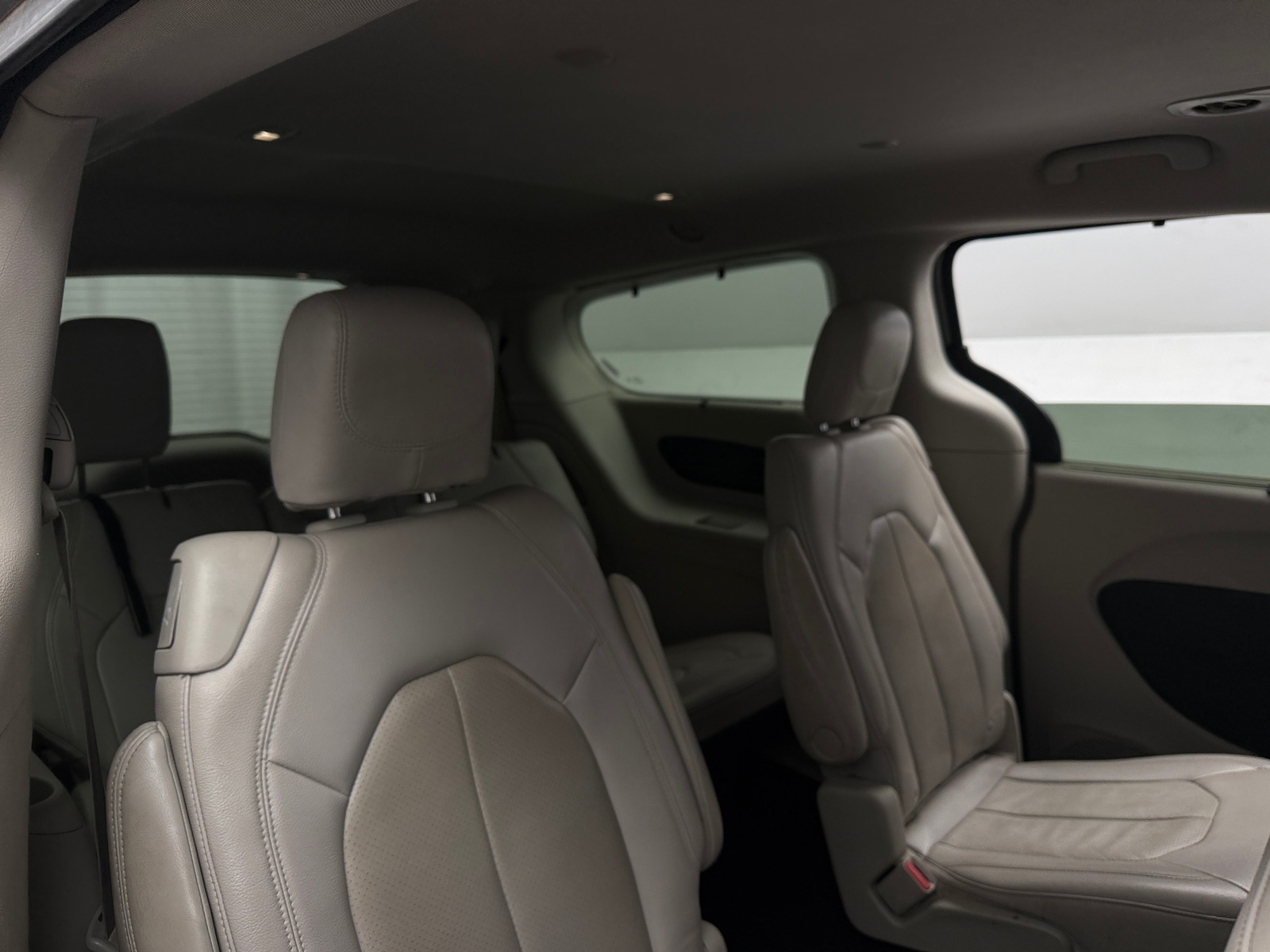 Thumbnail: 2021 Chrysler Pacifica - 5