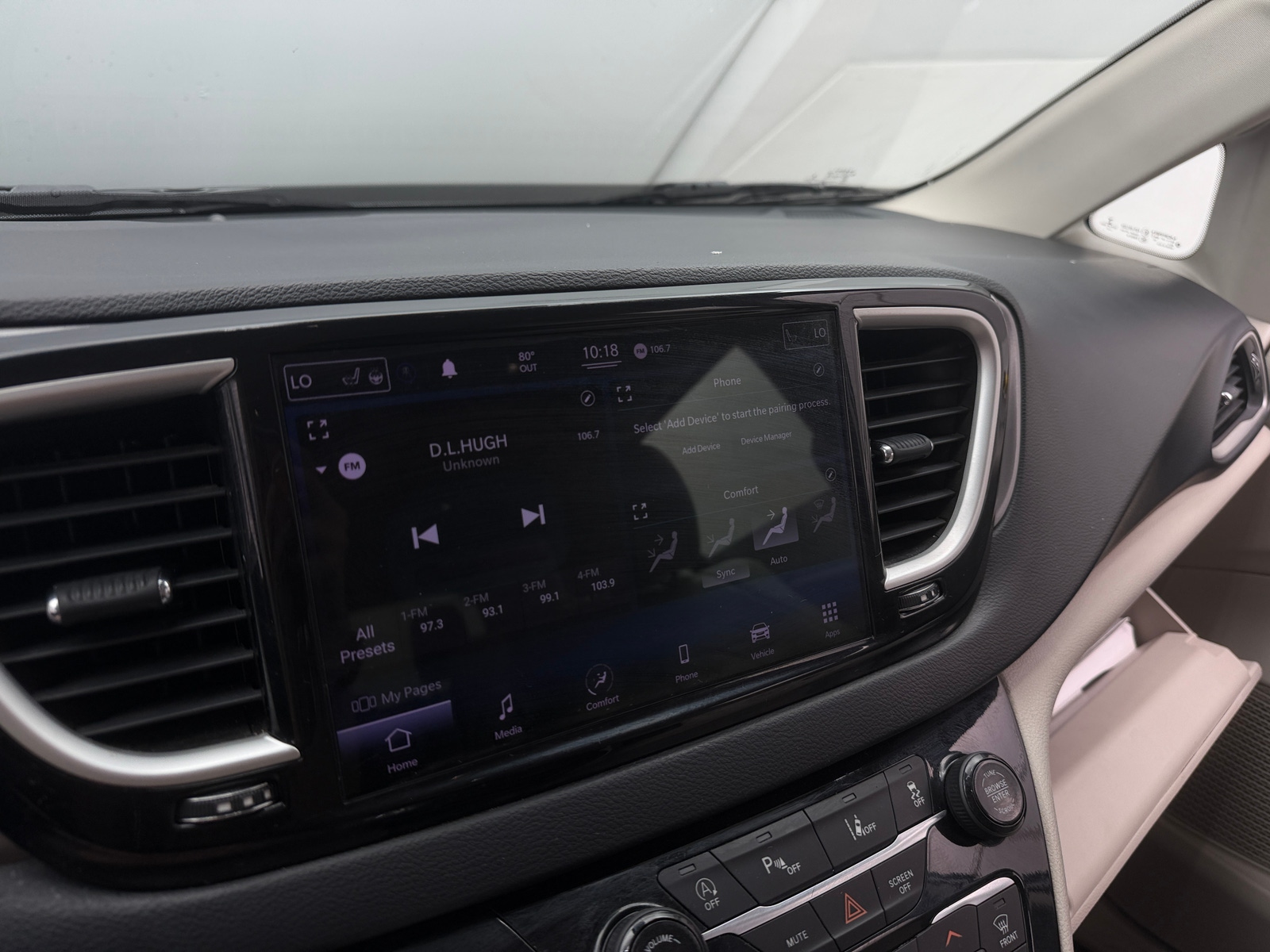 Thumbnail: 2021 Chrysler Pacifica - 3