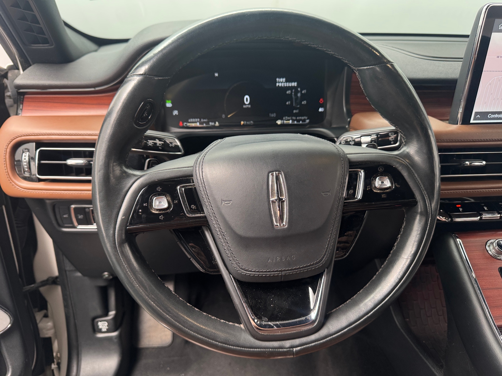 Thumbnail: 2023 Lincoln Aviator - 4