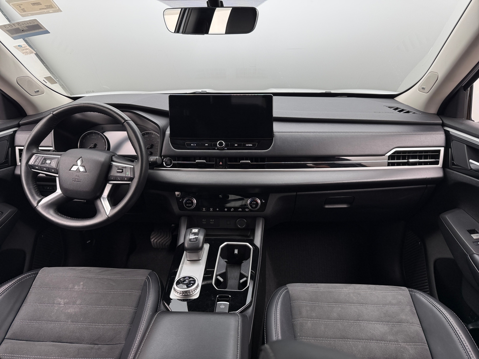 Thumbnail: 2025 Mitsubishi Outlander - 3