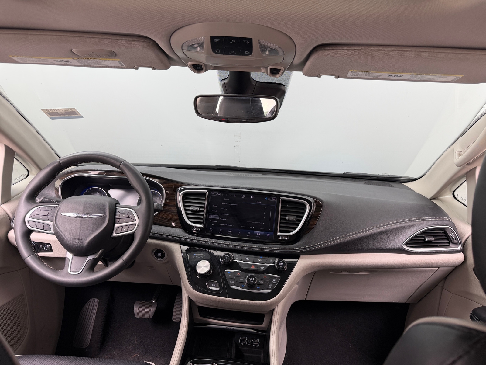 Thumbnail: 2023 Chrysler Pacifica - 2