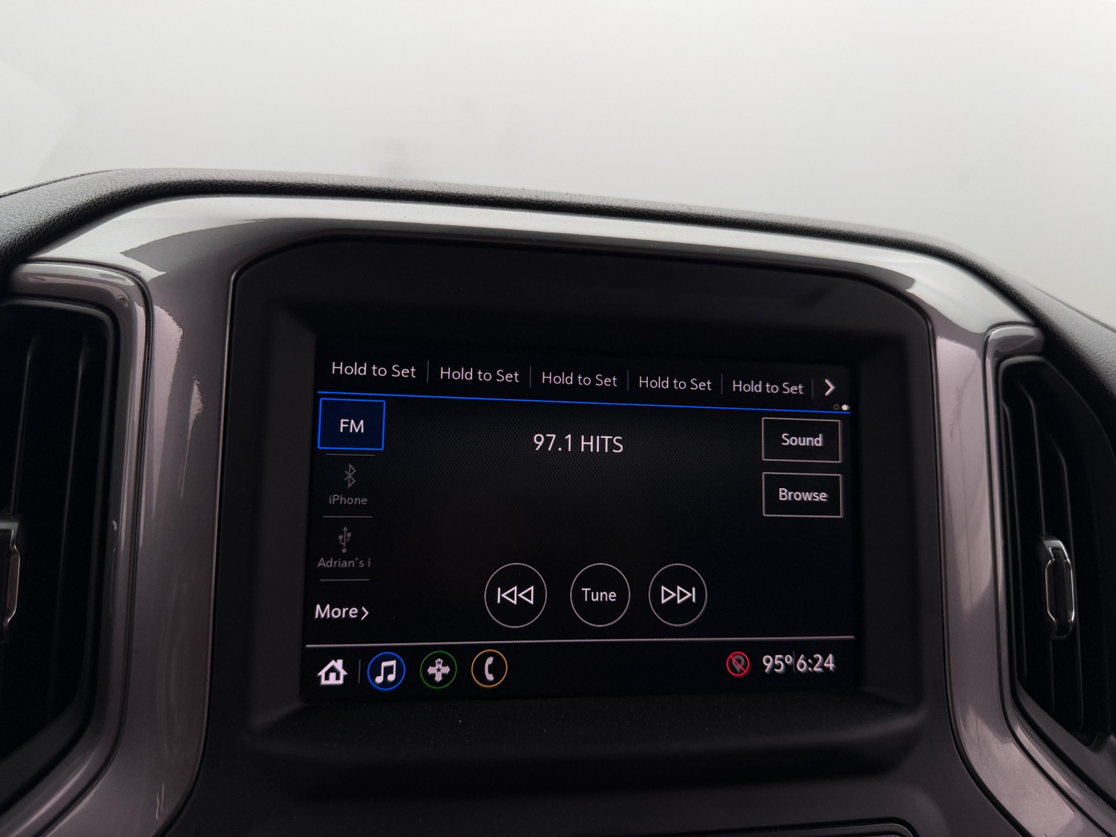 Thumbnail: 2022 Chevrolet Silverado 1500 - 4
