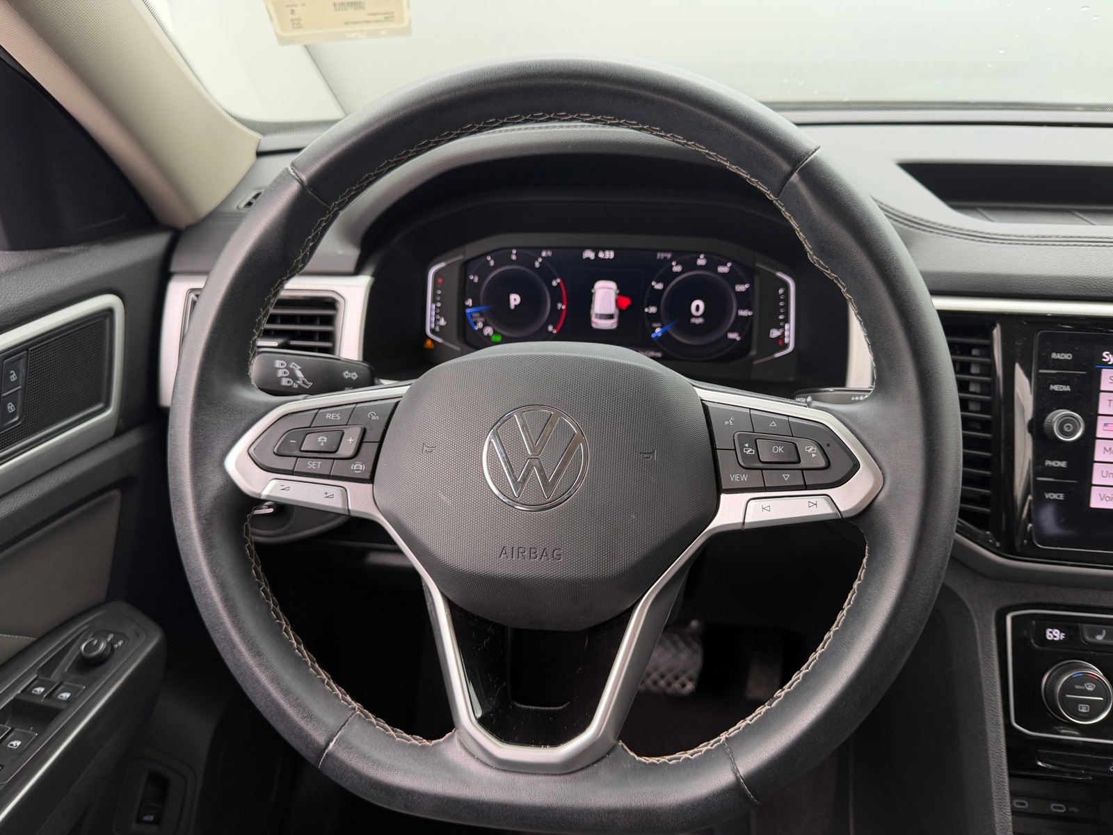 Thumbnail: 2023 Volkswagen Atlas - 4