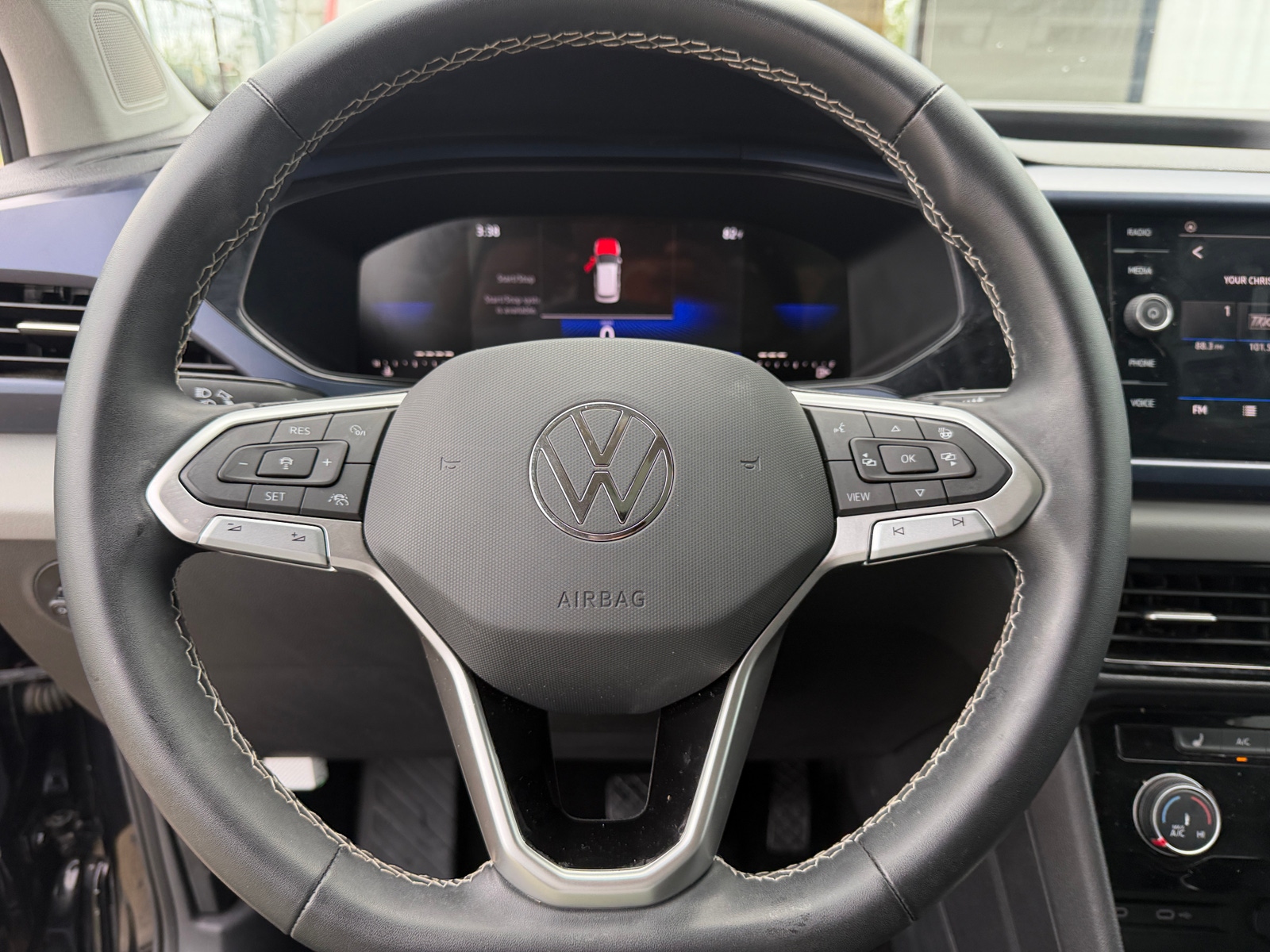 Thumbnail: 2023 Volkswagen Taos - 5