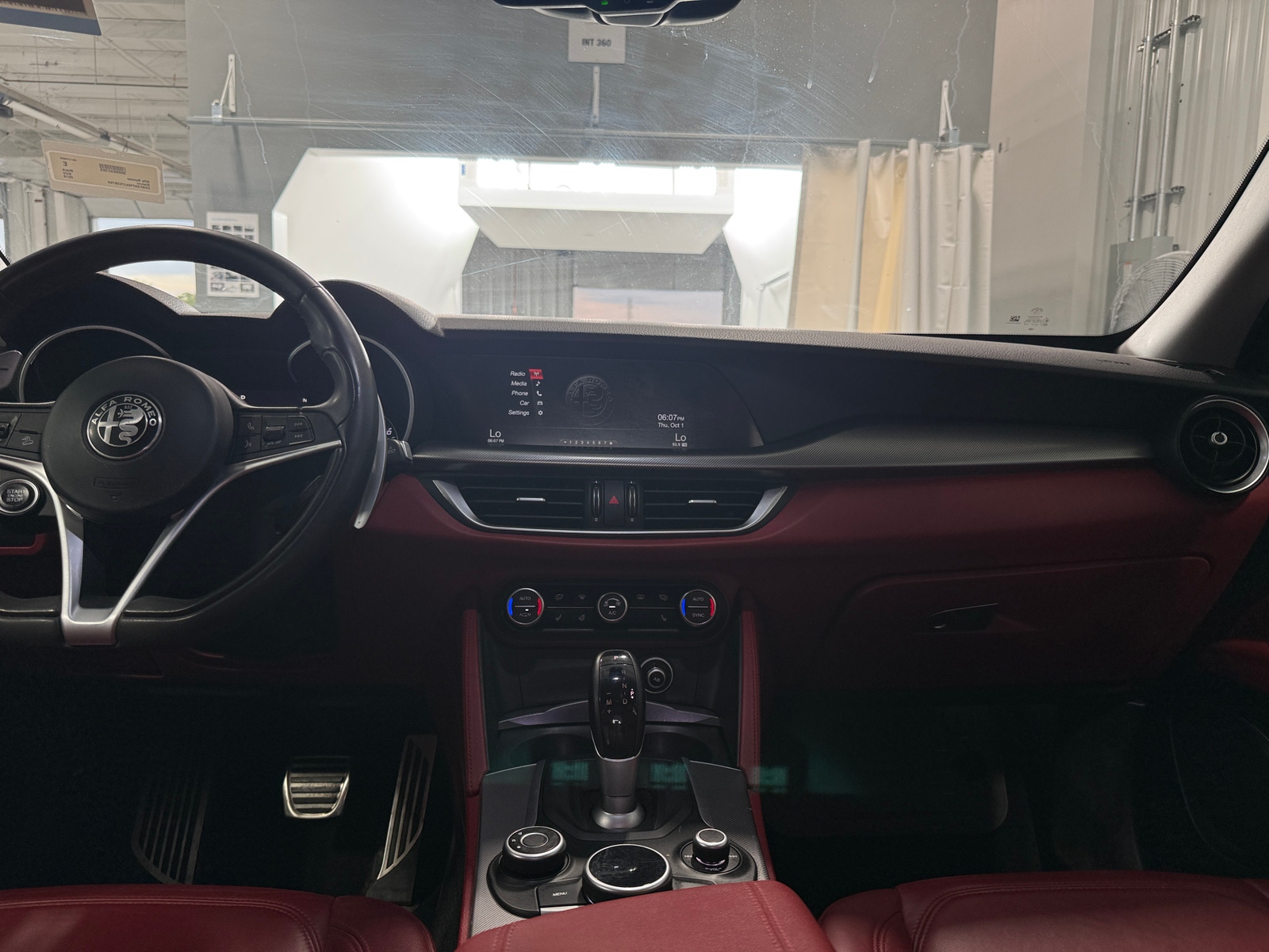 Thumbnail: 2018 Alfa Romeo Stelvio - 2