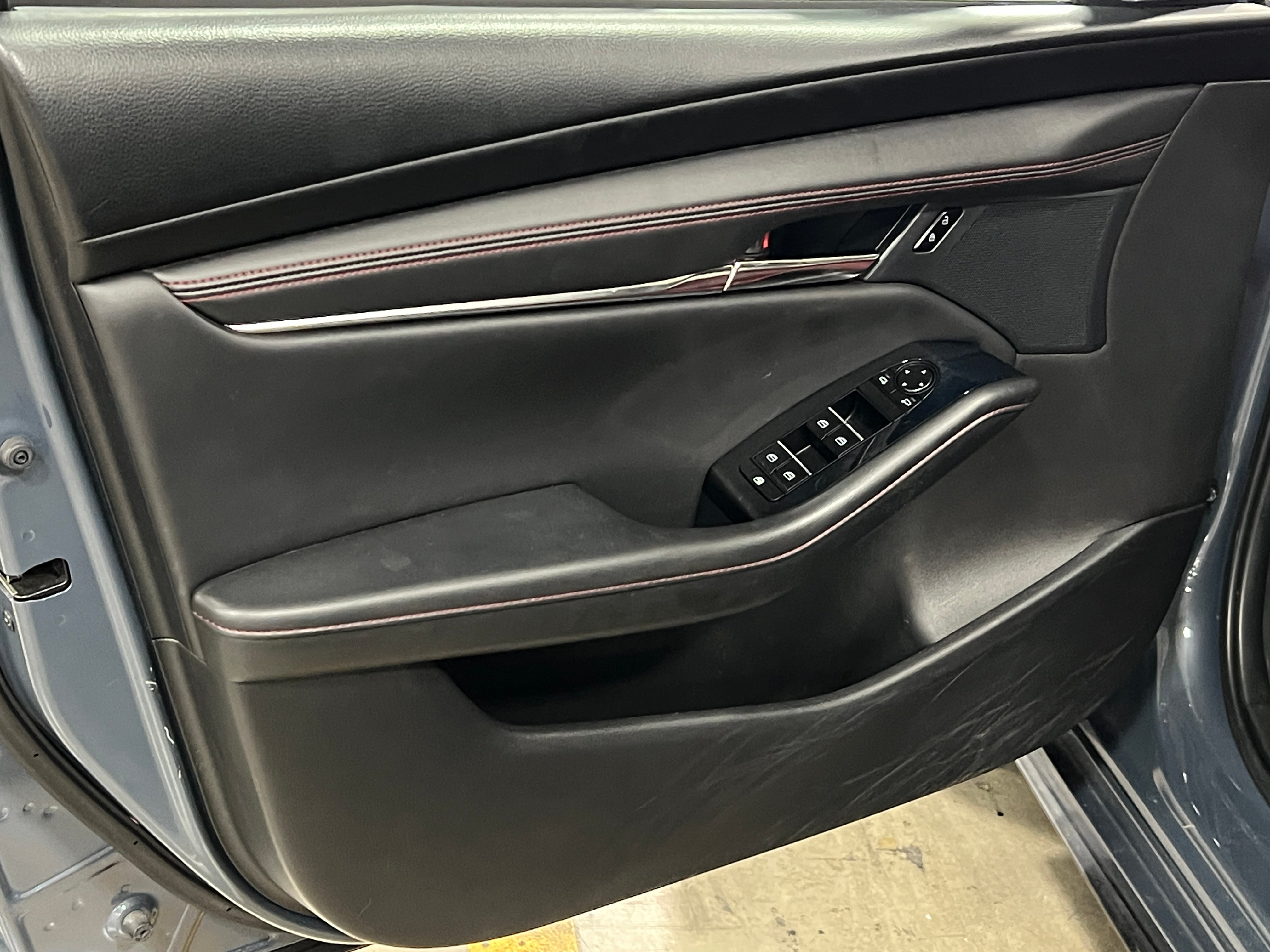2024 Mazda Mazda3 Carbon Edition