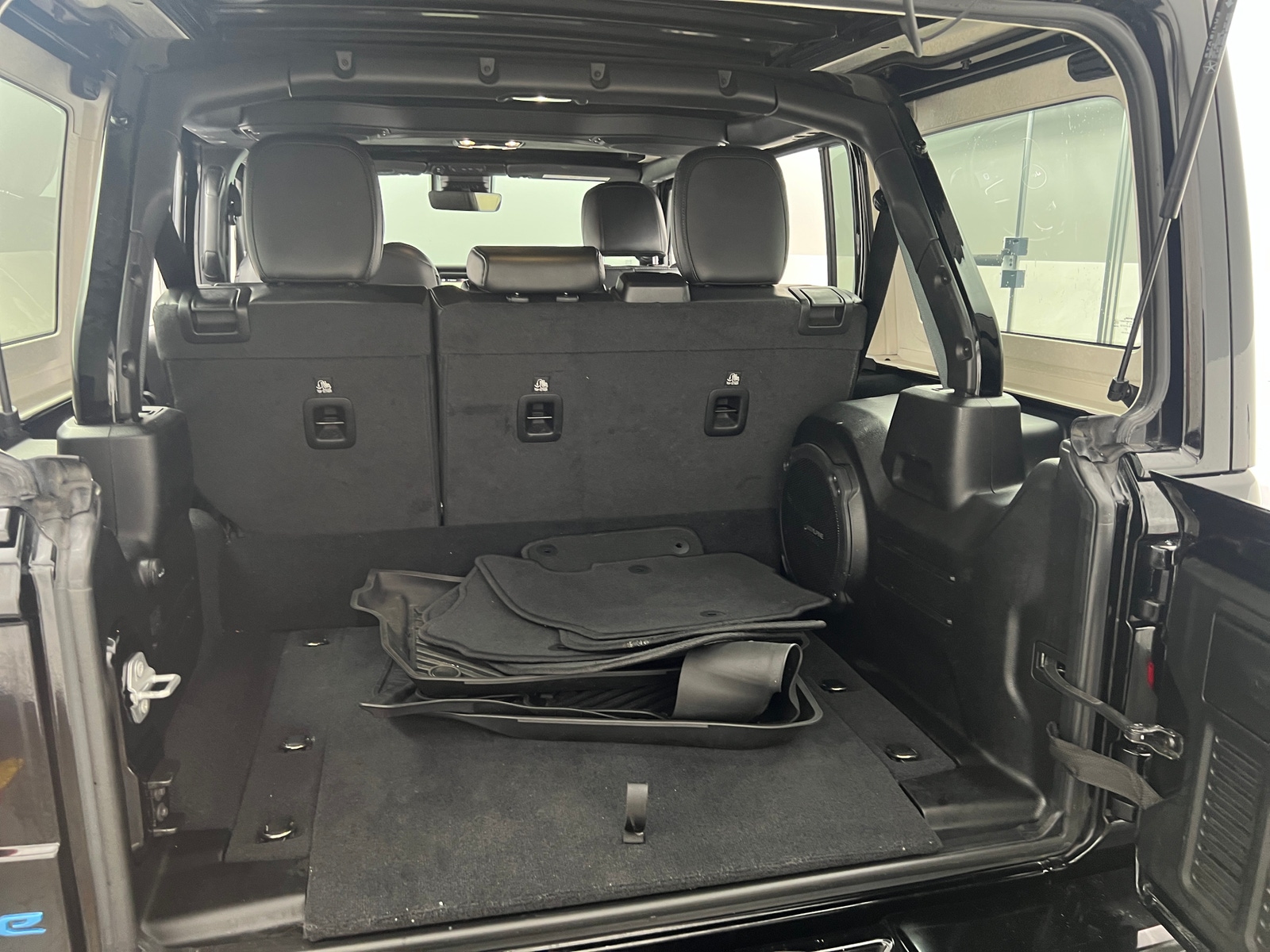 Thumbnail: 2021 Jeep Wrangler - 6