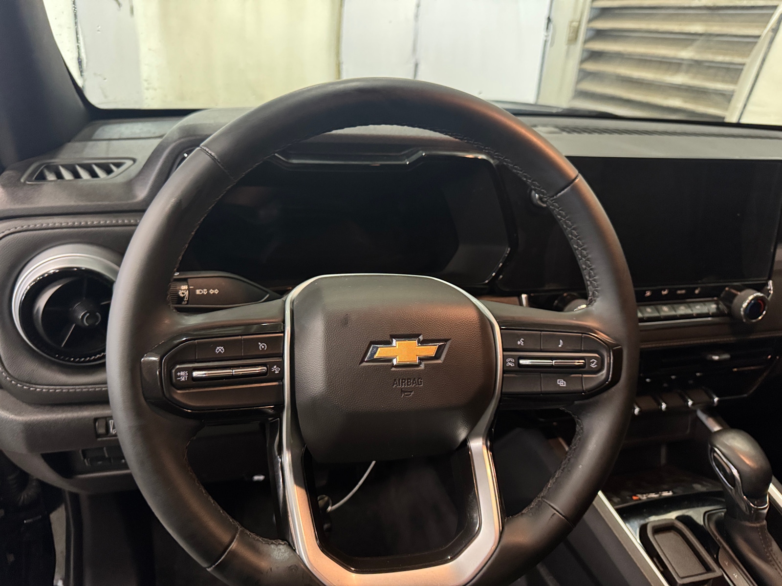 Thumbnail: 2024 Chevrolet Colorado - 5