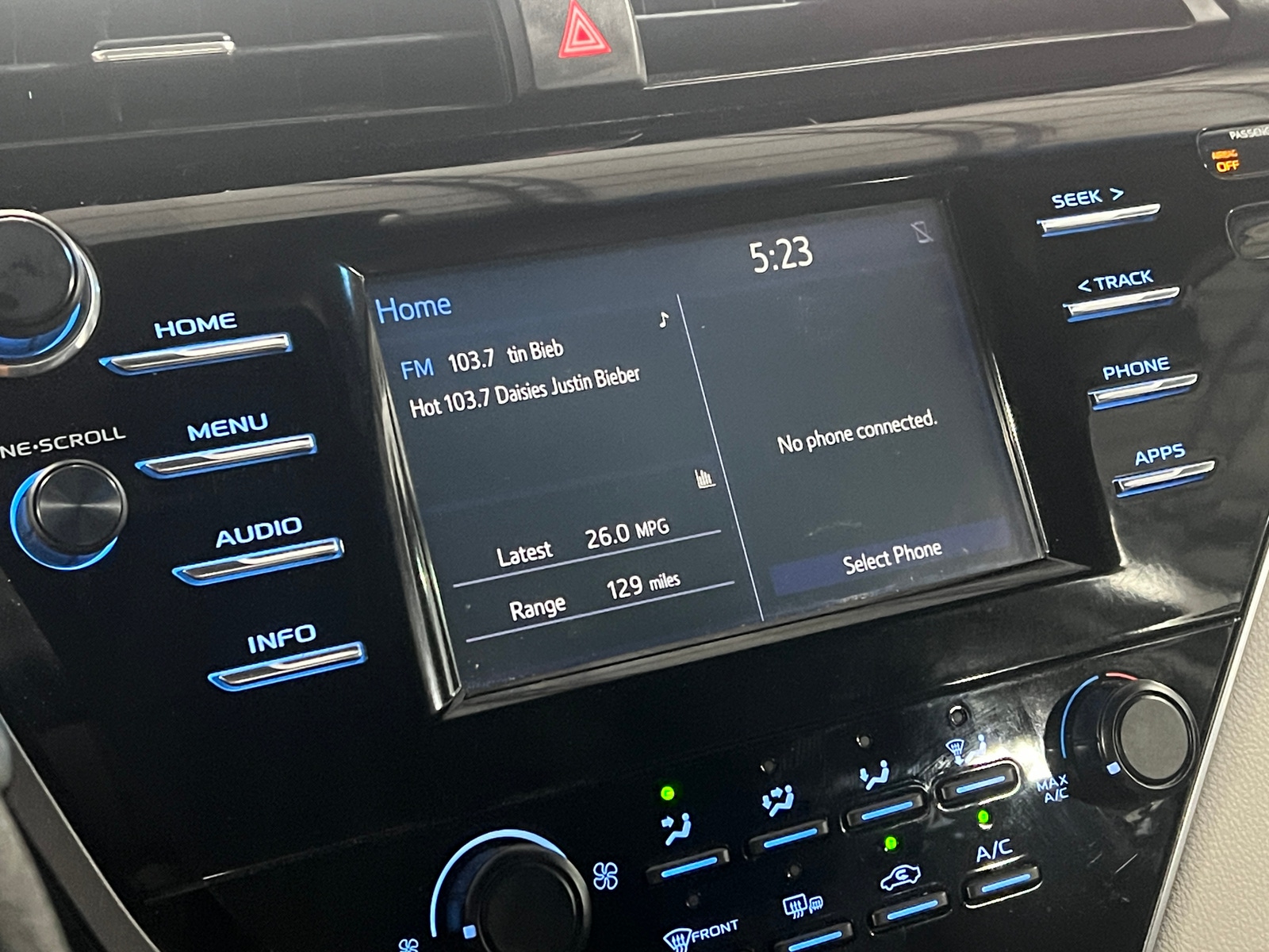 Thumbnail: 2018 Toyota Camry - 4