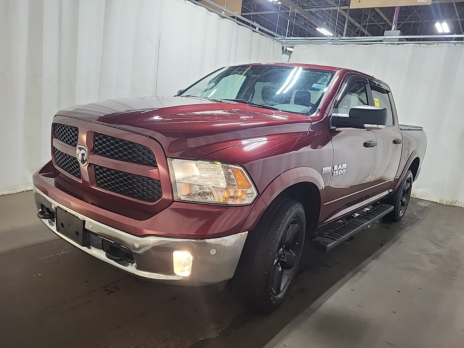 2016 Ram 1500 4WD Crew Cab 140.5" Outdoorsman