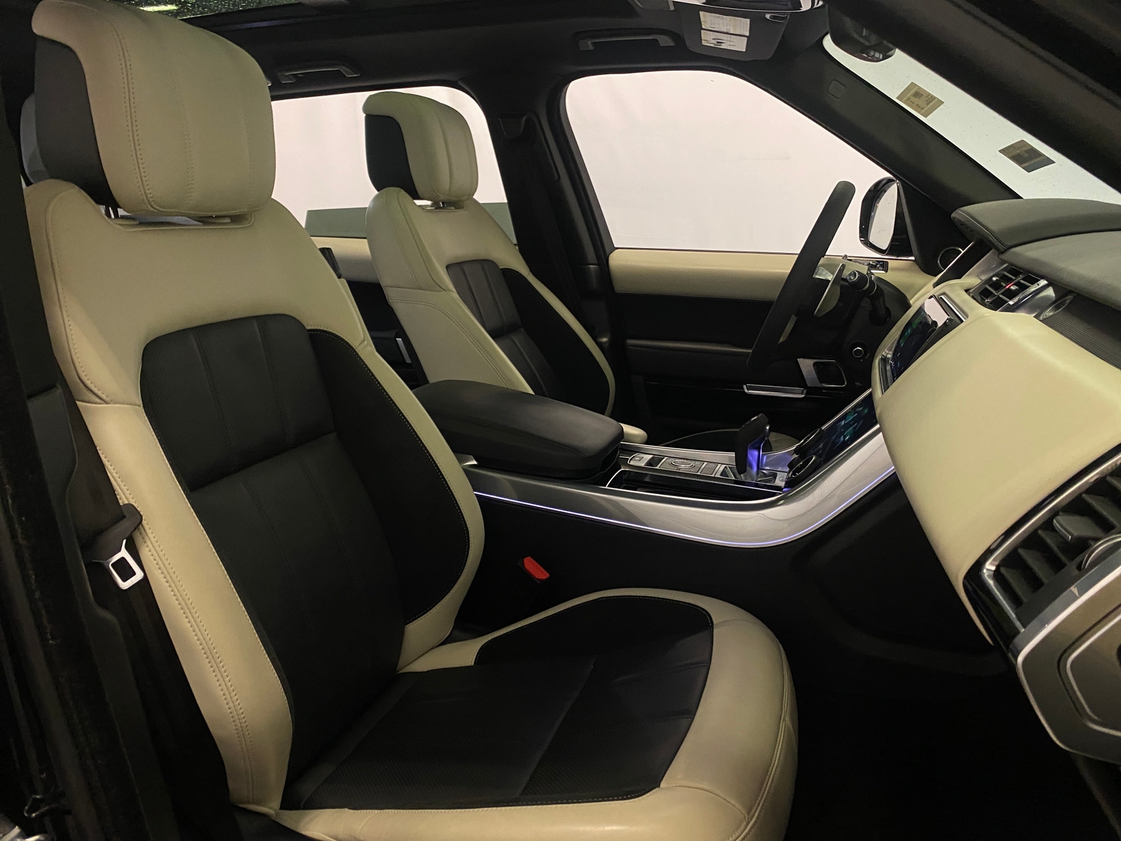 Thumbnail: 2021 Land Rover Range Rover Sport - 2