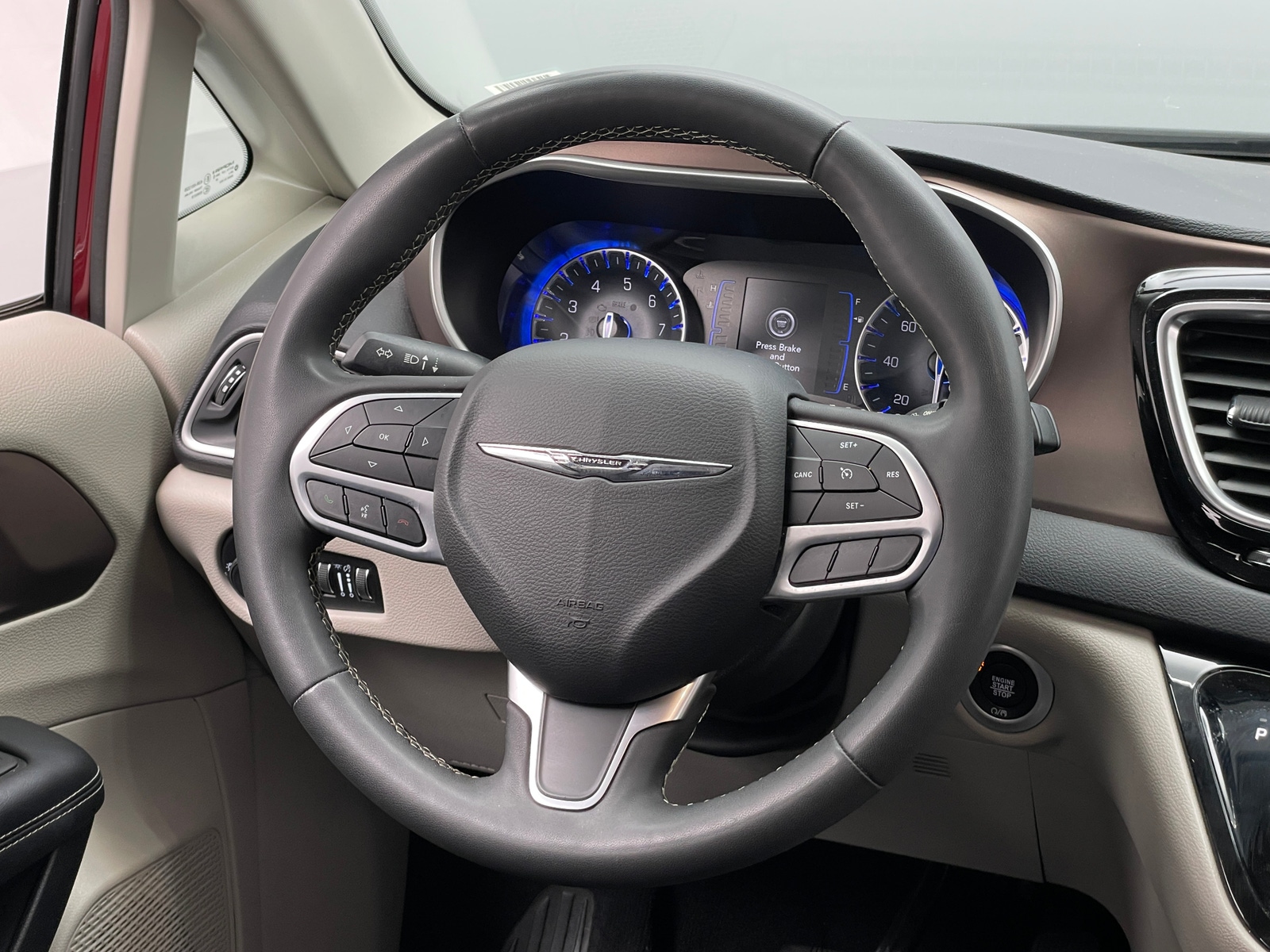 Thumbnail: 2023 Chrysler Voyager - 5