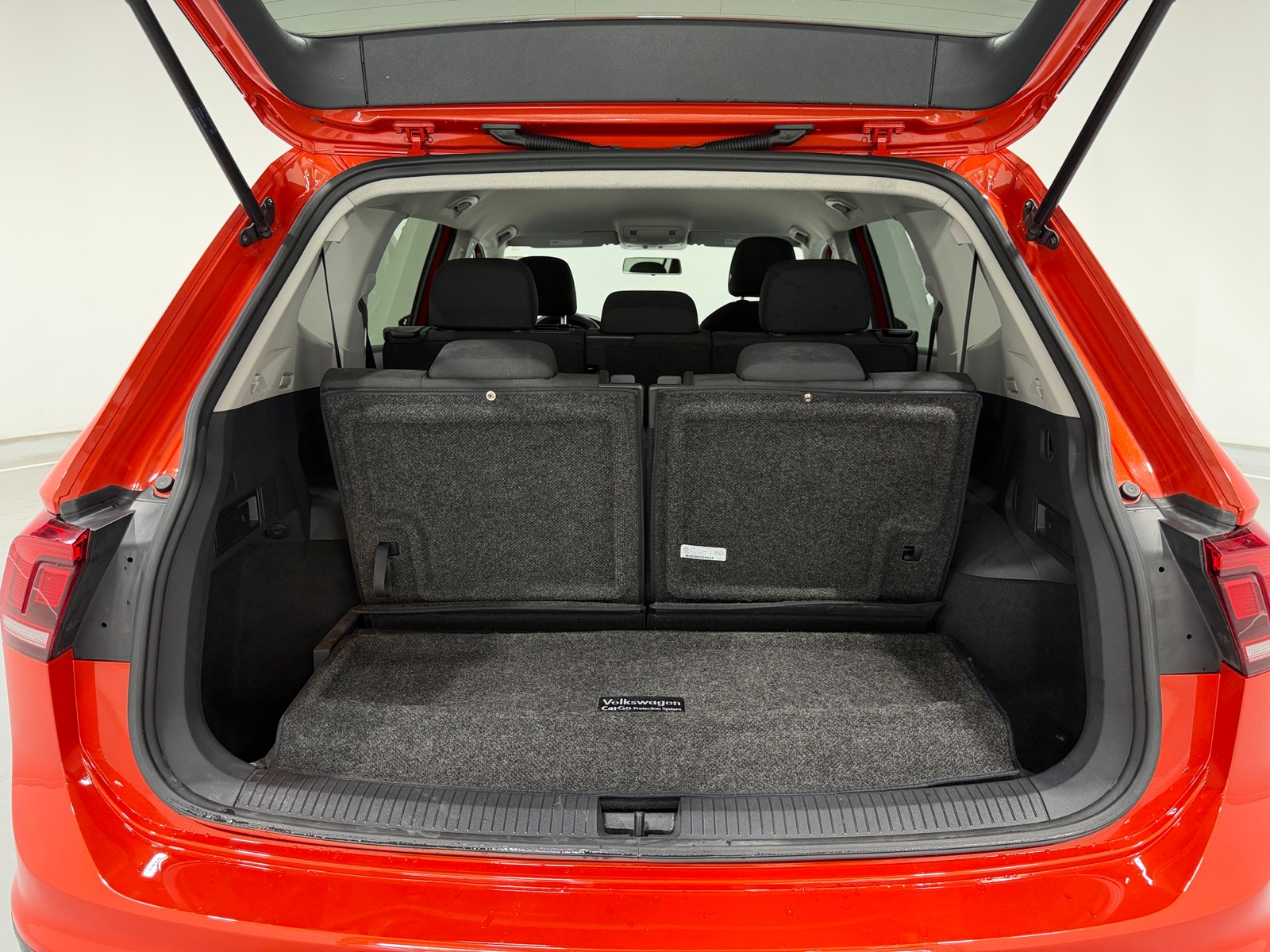Thumbnail: 2019 Volkswagen Tiguan - 7