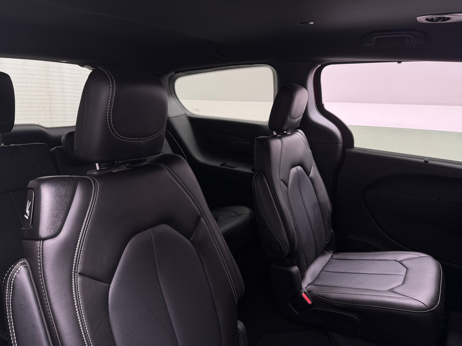 Thumbnail: 2026 Chrysler Voyager - 5