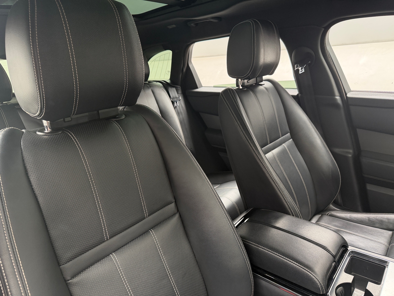 Thumbnail: 2021 Land Rover Range Rover Velar - 2