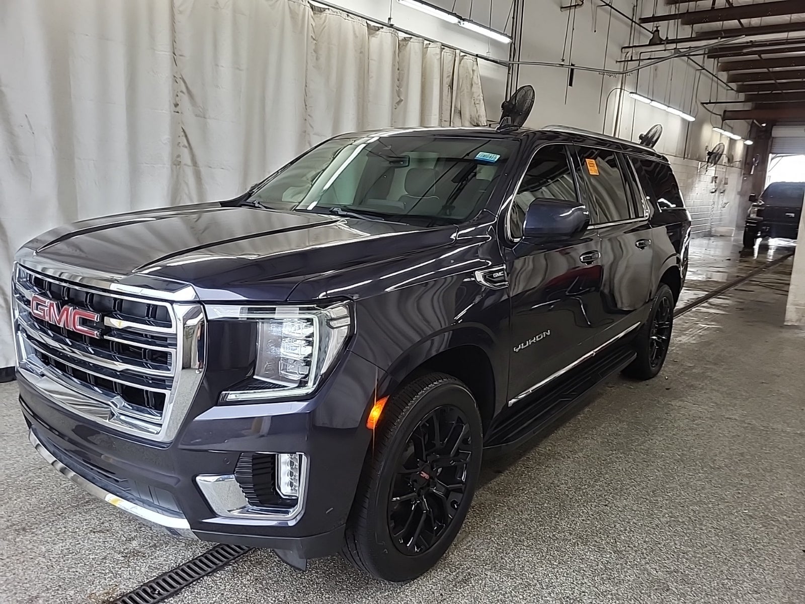 2023 GMC Yukon XL SLT