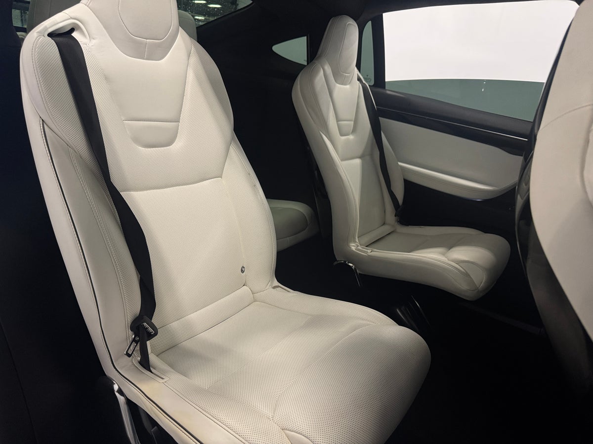 2017 Tesla Model X 90D in Midnight Silver Metallic — photo 2