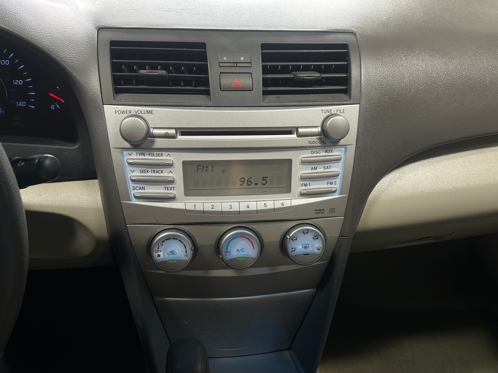 Thumbnail: 2011 Toyota Camry - 4