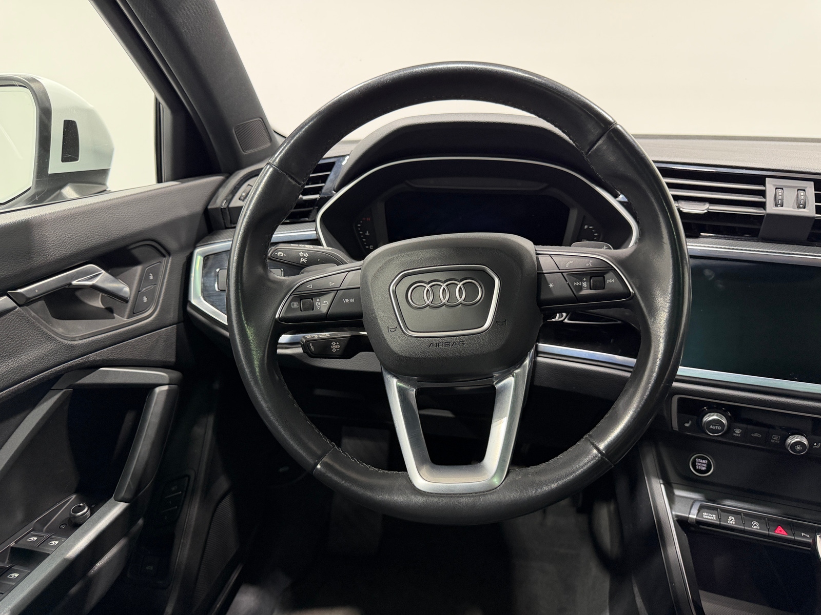 Thumbnail: 2023 Audi Q3 - 5