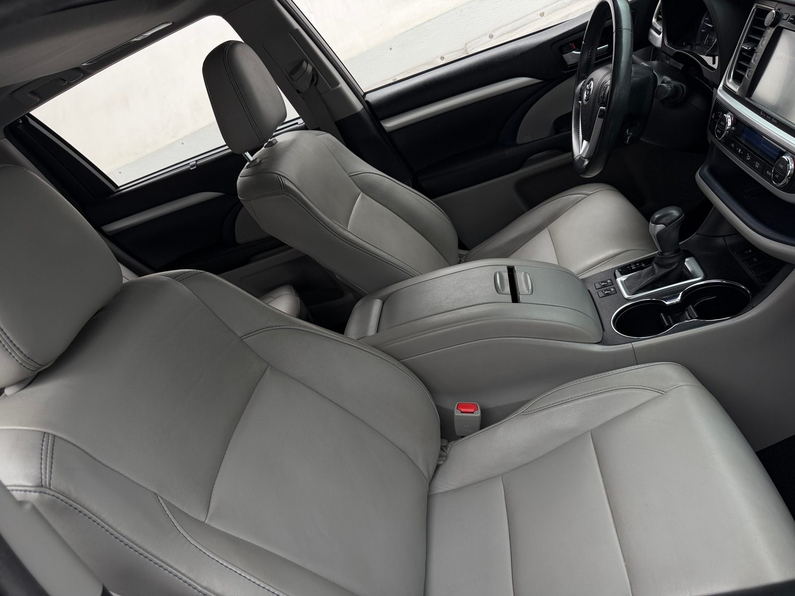Thumbnail: 2017 Toyota Highlander - 2