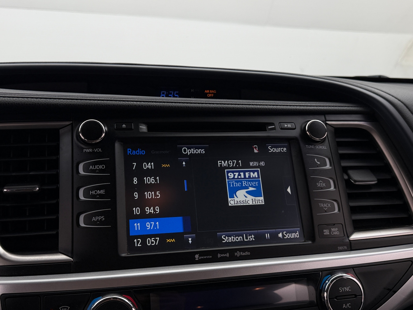 Thumbnail: 2017 Toyota Highlander - 4